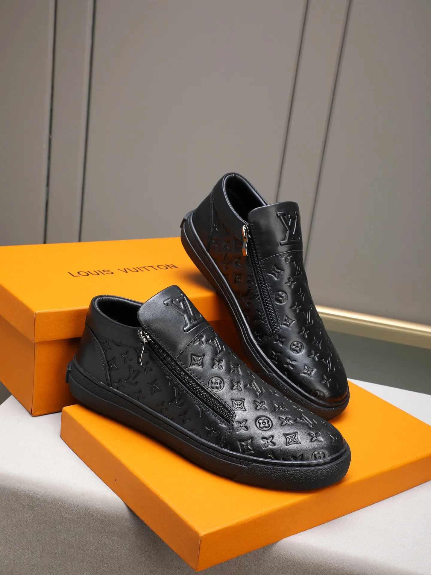 The main recommended model👍👍👍PP440 is the new LOUIS VUITTON [Luden Yiwei]——LV upper [Lv]🇮🇹Imported first-layer cowhide embossed🇩🇪Breathable sheep lining ➕Non-slip and wear-resistant outsole. Every man's identity is reflected in his elegant and stable upper shoes🚶🏻🚶🏻📯 No matter the wind or rain, the shoe last remains unchanged and can stand the test of time🔍️. ——Code number: 38-44 (45 can be customized)